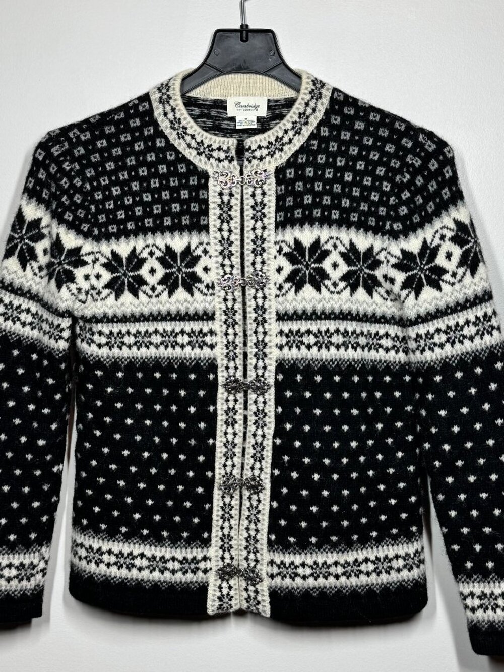 Cambridge Dry Goods Sweater Cardigan Women's Small 100% Wool